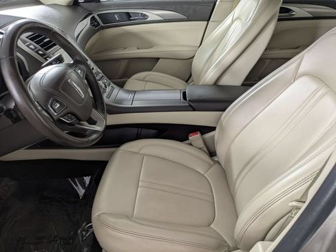 Used 2018 Lincoln MKZ Premiere FWD image 12