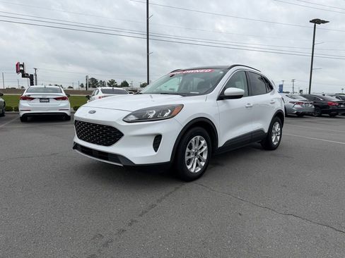 Used 2021 Ford Escape SE w/ Convenience Package FWD image 3