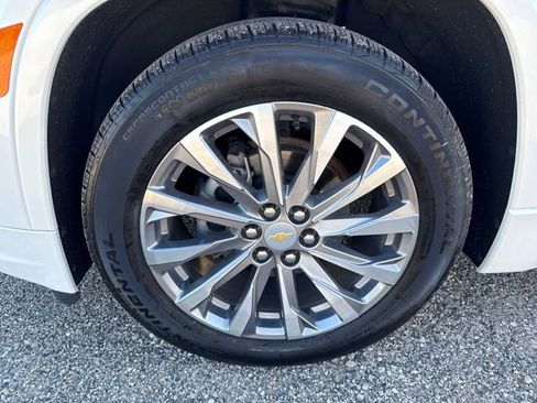 Used 2023 Chevrolet Traverse Premier AWD/4WD image 11