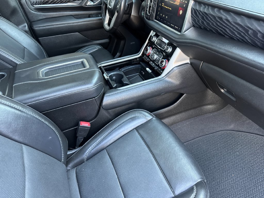 Used 2022 GMC Yukon Denali RWD image 18