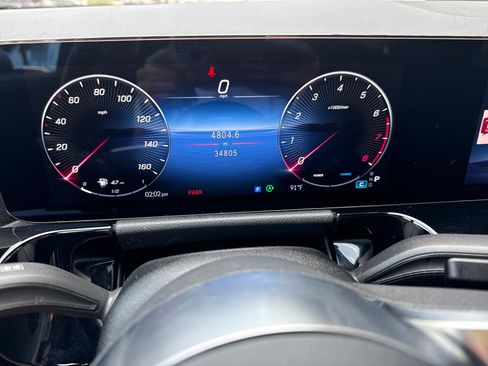 Used 2025 Mercedes-Benz GLA 250 image 8