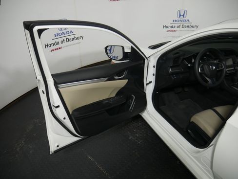 Used 2018 Honda Civic LX image 10
