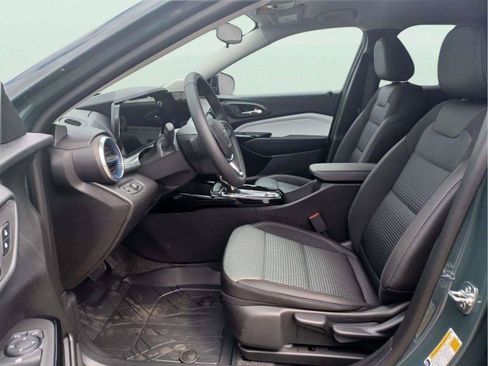 New 2026 Chevrolet Trax LT w/ Driver Confidence Package FWD image 10