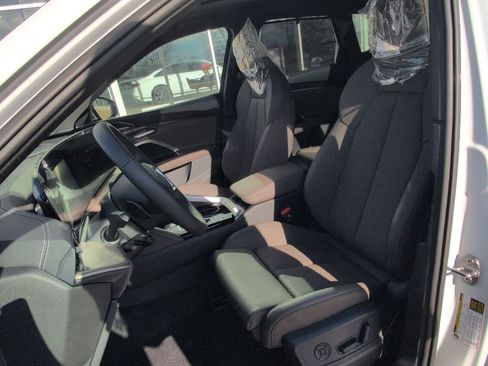 New 2025 Audi Q5 Premium Plus image 18