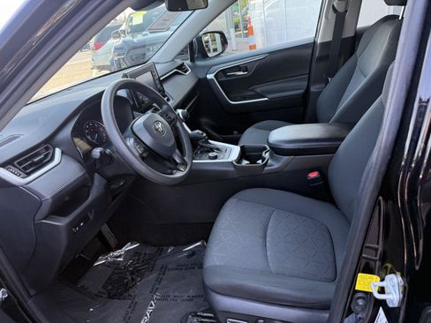 Certified 2021 Toyota RAV4 XLE w/ Carpet Mat Package (TMS) AWD/4WD image 13