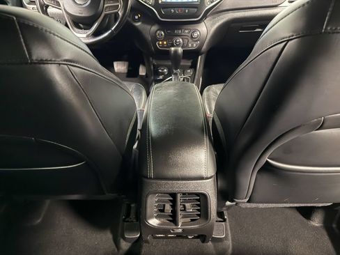 Used 2021 Jeep Cherokee Latitude Lux w/ Comfort/Convenience Group AWD/4WD image 71