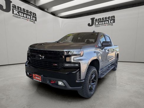 Used 2022 Chevrolet Silverado 1500 LT Trail Boss w/ Convenience Package II AWD/4WD image 2