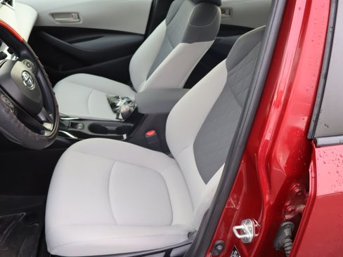 Used 2022 Toyota Corolla LE FWD image 16