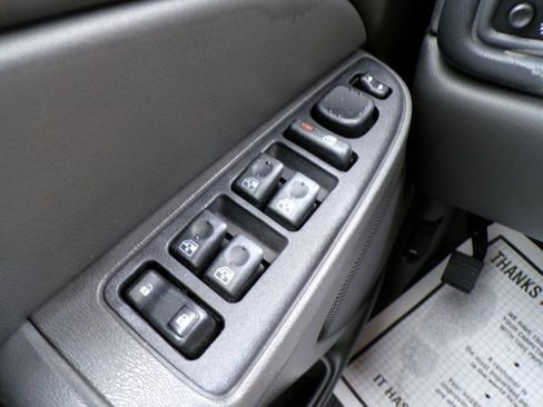 Used 2006 Chevrolet Silverado 2500 W/T image 19