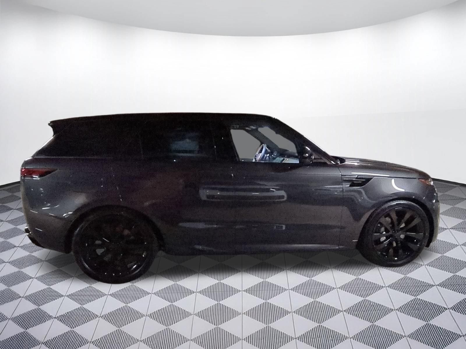 New 2027 Land Rover Range Rover Sport Dynamic SE AWD/4WD image 6