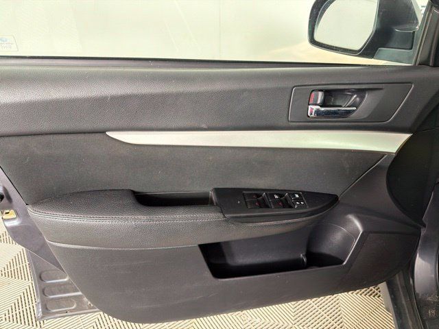 Used 2012 Subaru Outback 2.5i Premium AWD/4WD image 23