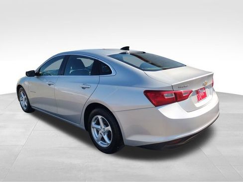 Used 2018 Chevrolet Malibu LS image 4