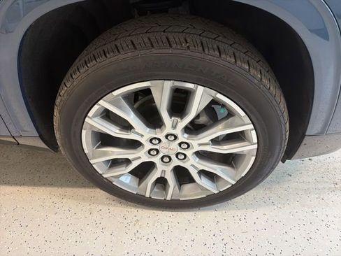 Used 2025 GMC Acadia Denali w/ Super Cruise Package image 13