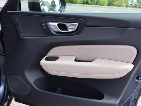 Used 2026 Volvo XC60 B5 Plus image 10