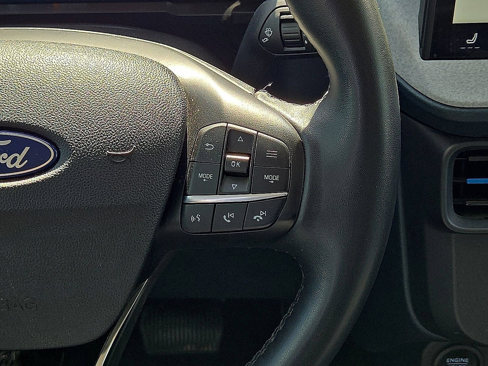 Used 2025 Ford Maverick XLT w/ XLT Luxury Package FWD image 19