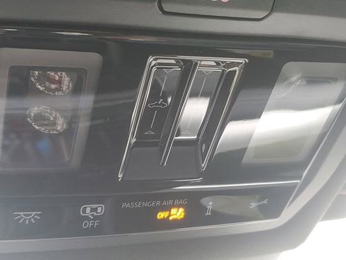 New 2026 Volkswagen Tiguan SE R-Line image 32