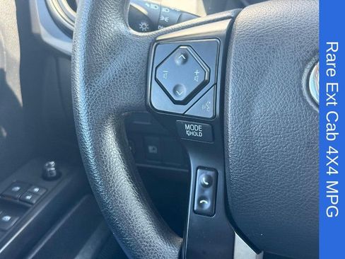 Used 2022 Toyota Tacoma SR AWD/4WD image 14