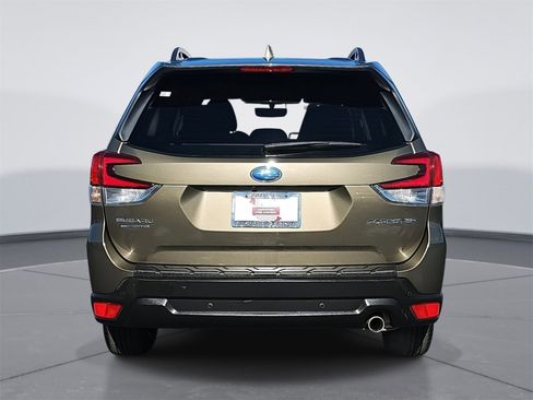 Used 2022 Subaru Forester Limited w/ Popular Package #3 image 4