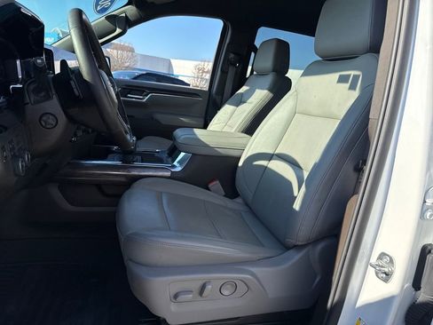 Used 2025 Chevrolet Silverado 1500 LTZ image 17