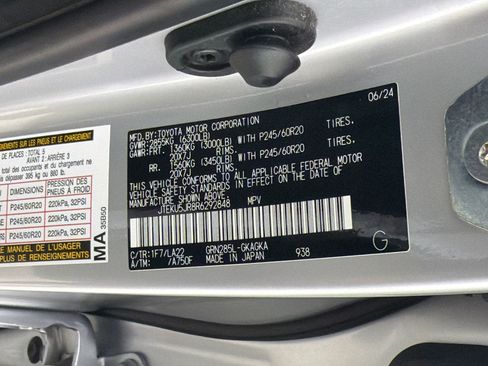 Used 2024 Toyota 4Runner Limited AWD/4WD image 23