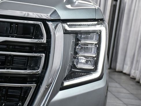 Used 2023 GMC Yukon XL SLT w/ SLT Premium Package AWD/4WD image 73