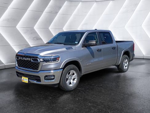 Used 2025 RAM 1500 Big Horn AWD/4WD image 2