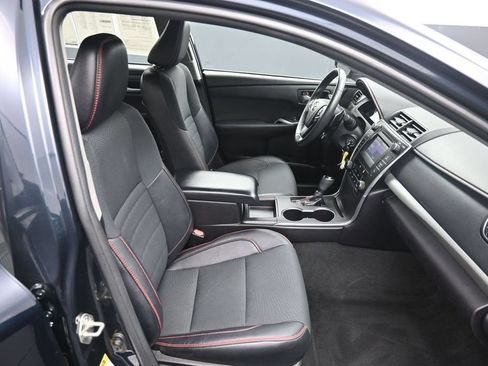 Used 2017 Toyota Camry SE FWD image 24