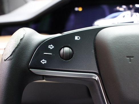 Used 2023 Tesla Model X image 51