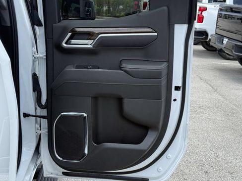Used 2025 GMC Sierra 1500 SLE RWD image 36