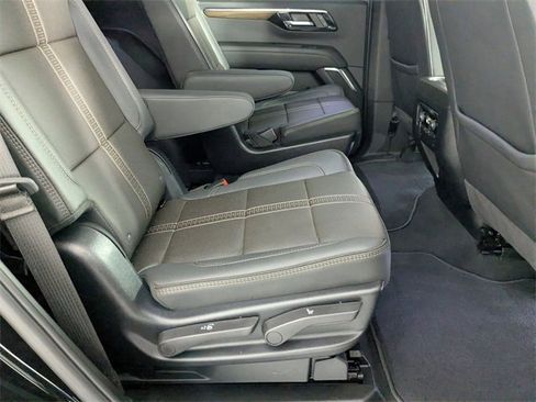 Used 2025 Chevrolet Tahoe High Country image 34