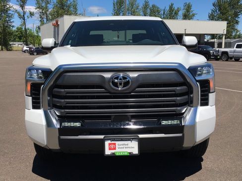 Used 2025 Toyota Tundra Limited AWD/4WD image 11