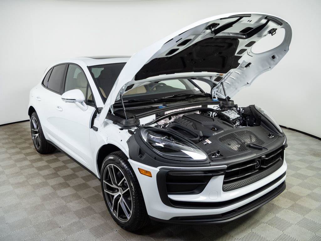 New 2026 Porsche Macan AWD/4WD image 34