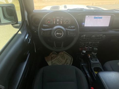 Used 2024 Jeep Wrangler Unlimited Rubicon image 19