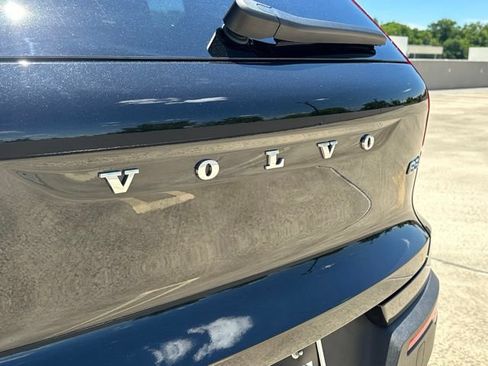 Certified 2026 Volvo XC40 B5 Plus AWD/4WD image 37