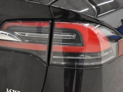 Used 2017 Tesla Model X image 12
