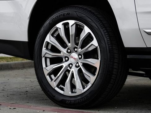 Used 2022 GMC Yukon XL Denali image 71