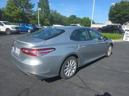 Used 2019 Toyota Camry LE FWD image 8