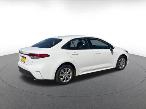 Used 2025 Toyota Corolla LE FWD image 14
