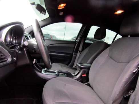 Used 2014 Chrysler 200 LX FWD image 8