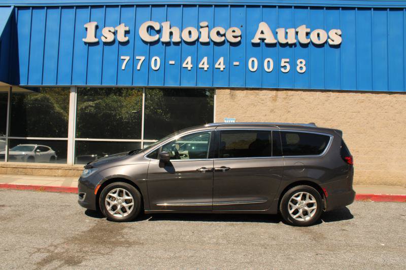 Used 2017 Chrysler Pacifica Touring-L Plus w/ Tire & Wheel Group FWD image 5