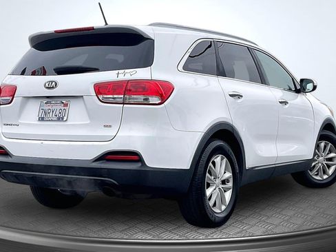Used 2016 Kia Sorento FWD image 13