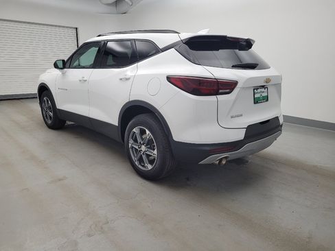Used 2024 Chevrolet Blazer LT w/ Convenience Package FWD image 3