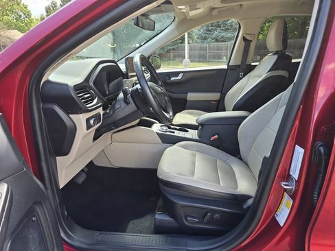 Used 2020 Ford Escape Titanium AWD/4WD image 15