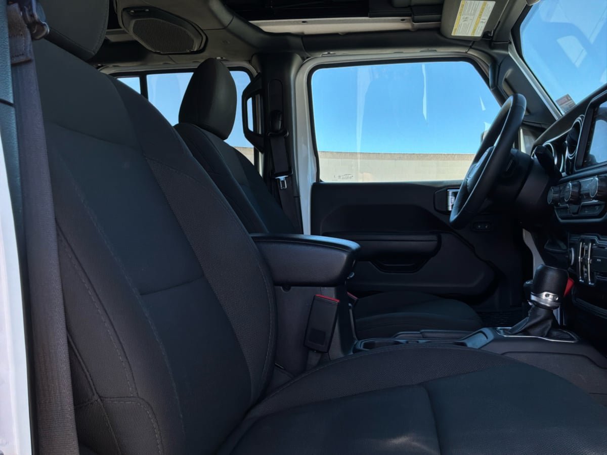Used 2023 Jeep Wrangler Unlimited w/ Sun & Screen Package AWD/4WD image 21