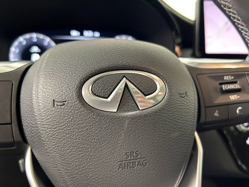 Used 2023 INFINITI QX60 Sensory w/ Vision Package AWD/4WD image 18