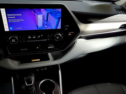 Used 2023 Toyota Highlander Limited image 31