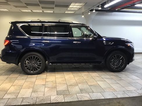 Used 2022 INFINITI QX80 Premium Select w/ All-Season Package image 3