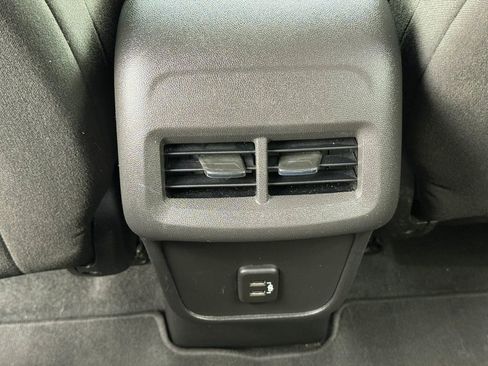 Used 2019 Chevrolet Equinox LT FWD image 47