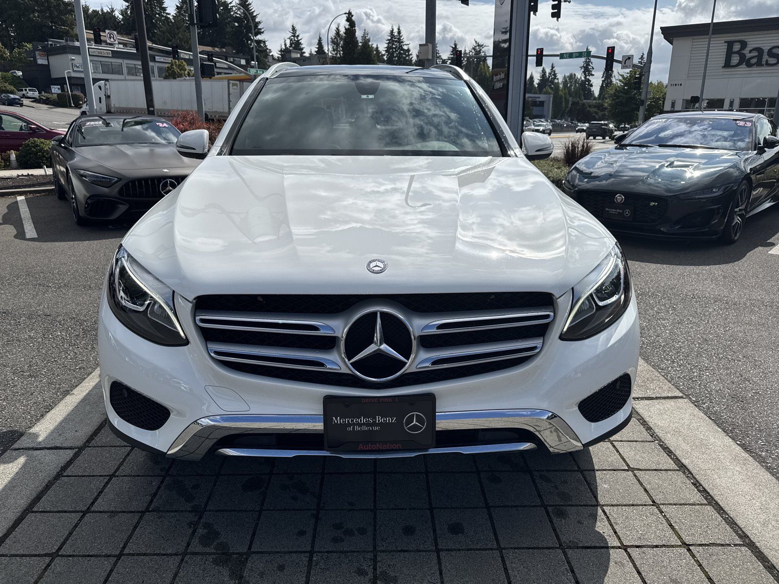 Used 2017 Mercedes-Benz GLC 300 4MATIC image 2