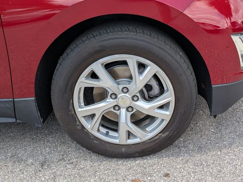 Used 2018 Chevrolet Equinox LT FWD image 11